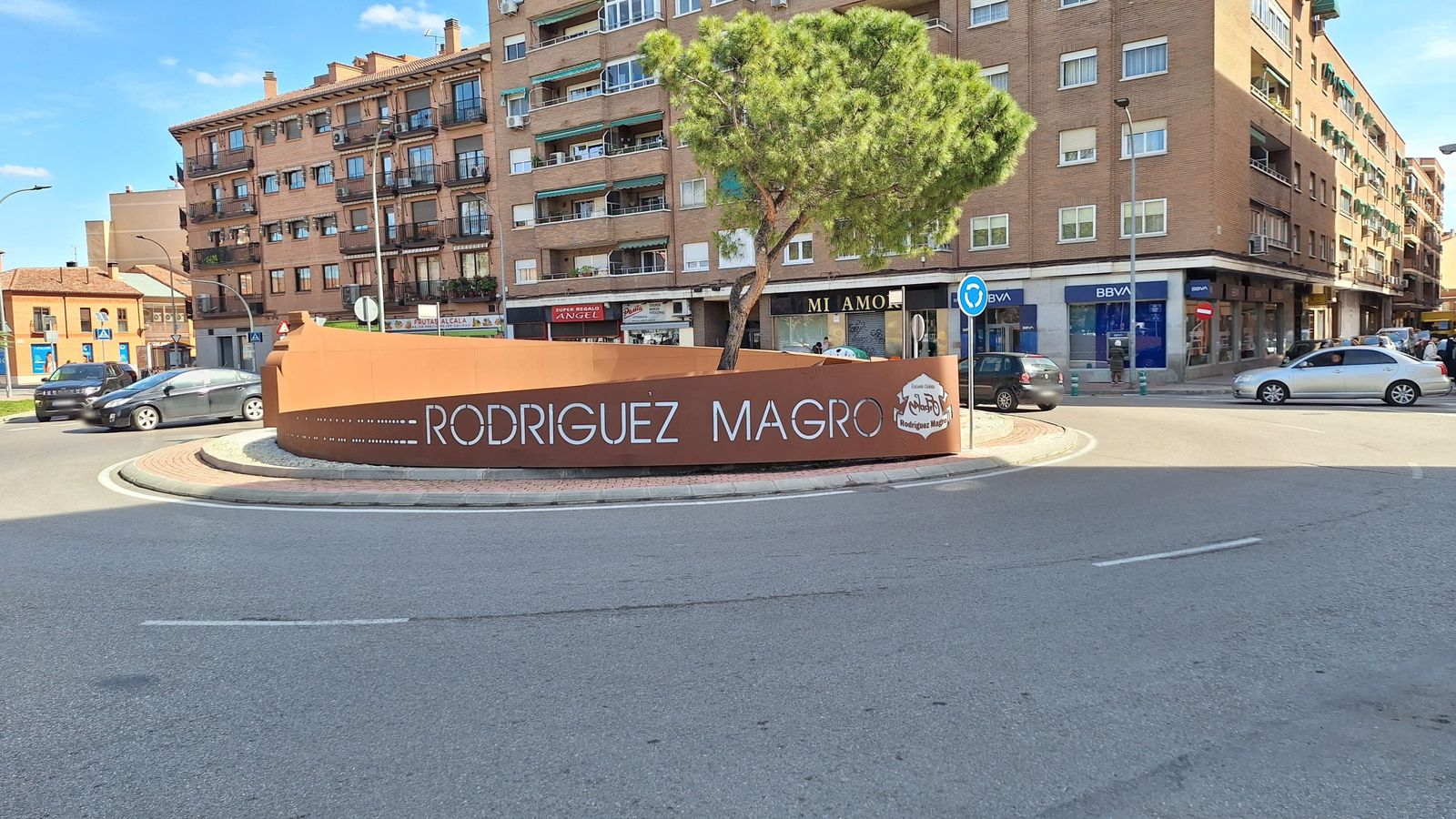 Rotonda homenaje al ciclista Jesús Rodríguez Magro