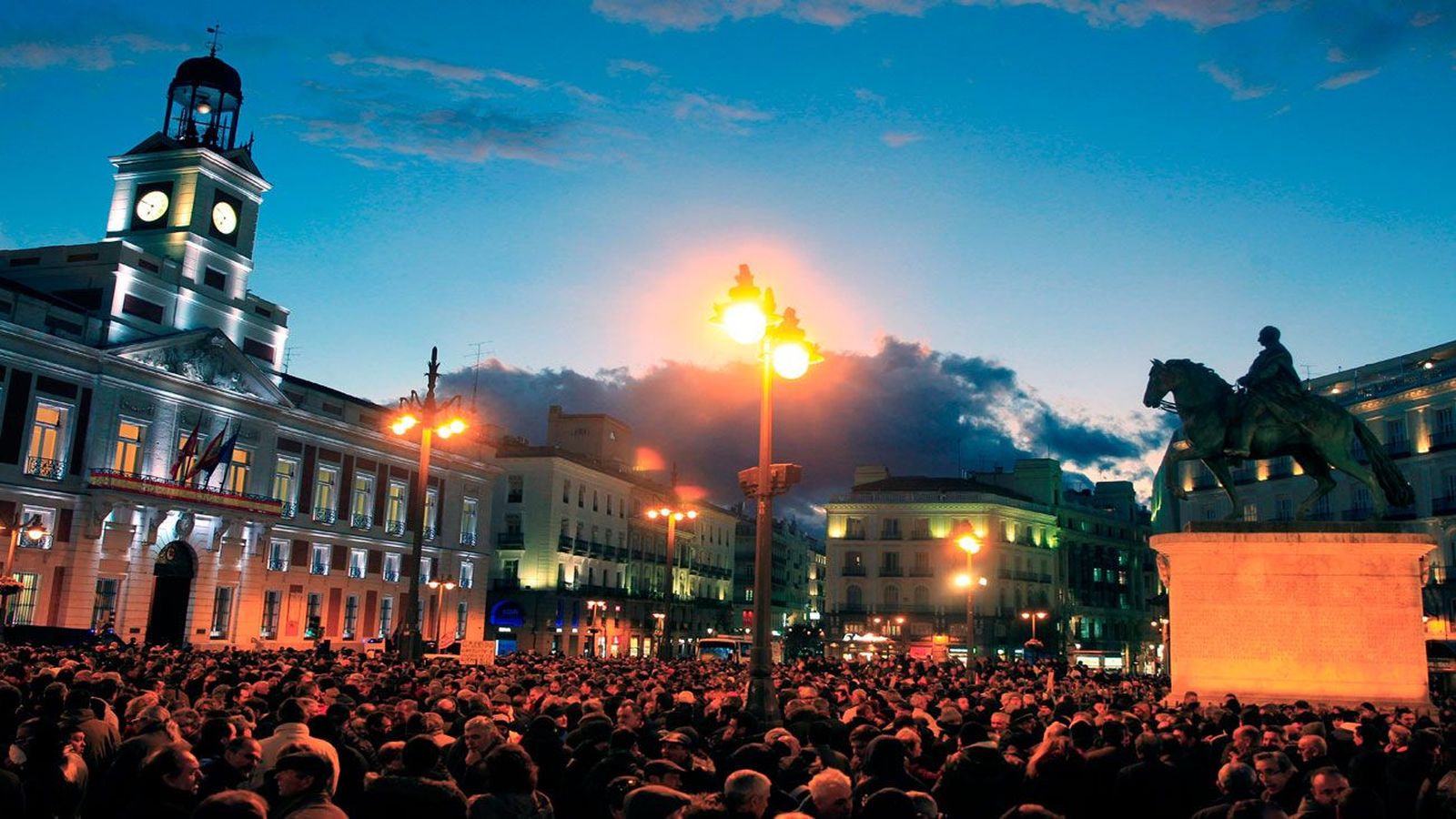 Los taxistas madrileños focalizan su protesta contra Garrido y el PP
