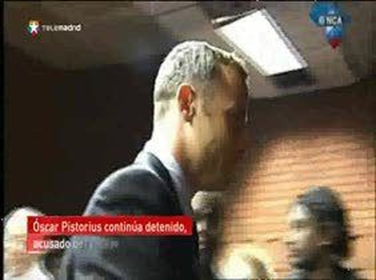 La policía halla un bate ensangrentado en la casa de Pistorius