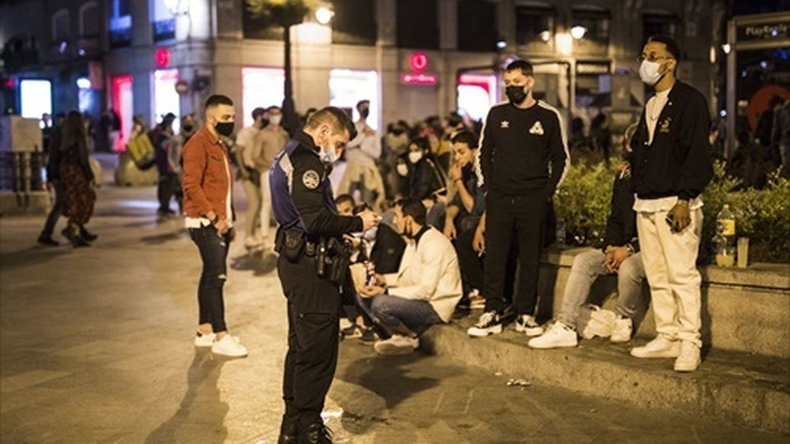 Refuerzo policial en Madrid para combatir el aumento de botellones y altercados