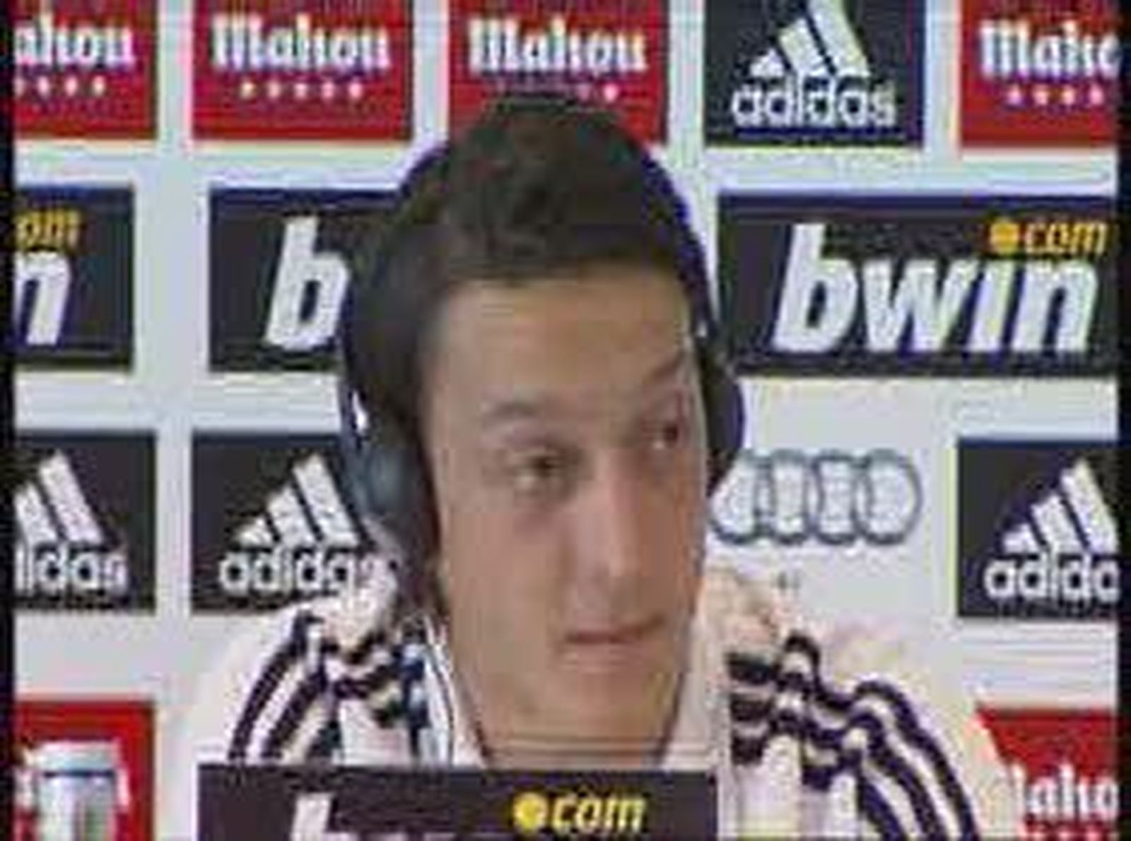 Ozil_20101111V0.wmv