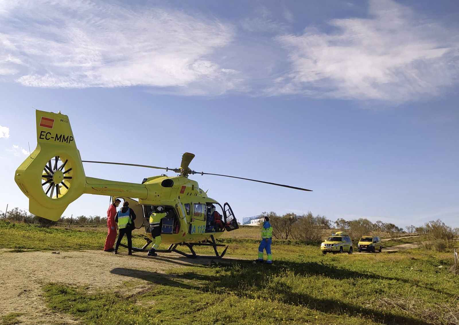 Herido grave al caerse desde el tejado de una nave en Batres