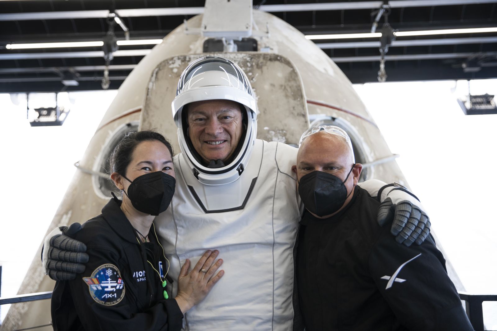 Regresa con éxito a la Tierra la primera misión privada espacial