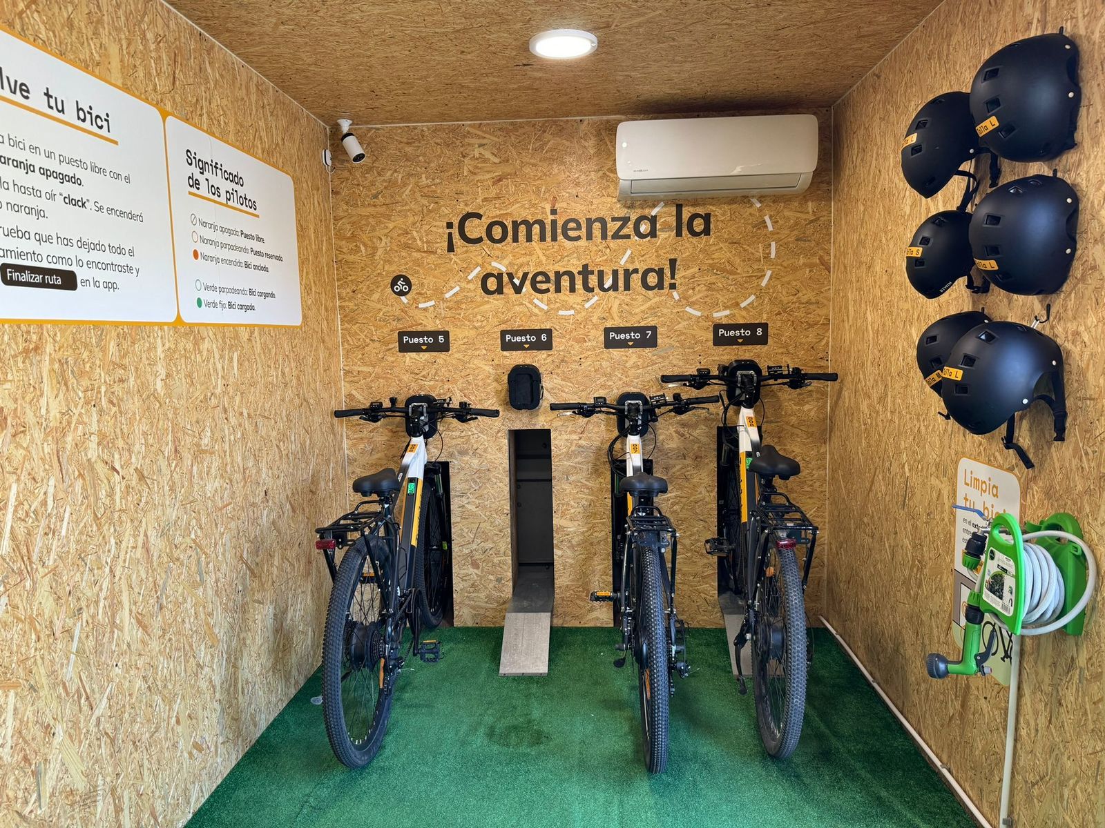 Punto de préstamo de bicis eléctricas en Ambite para recorrer la Vía Verde del Tajuña