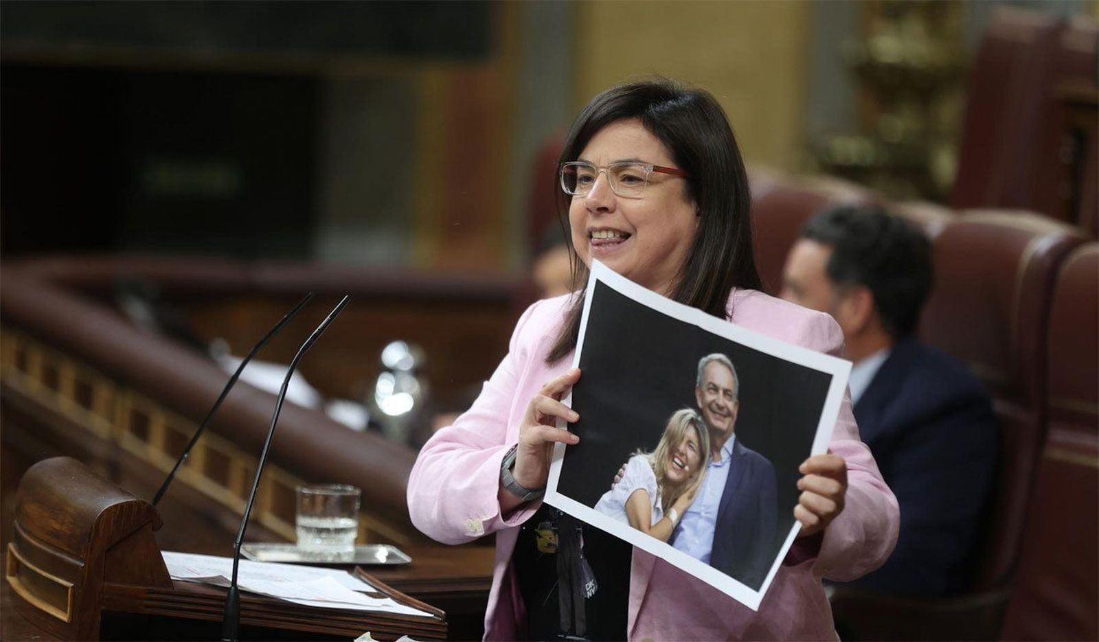 Zapatero y las elecciones centran la sesión de control al Gobierno y sus silencios