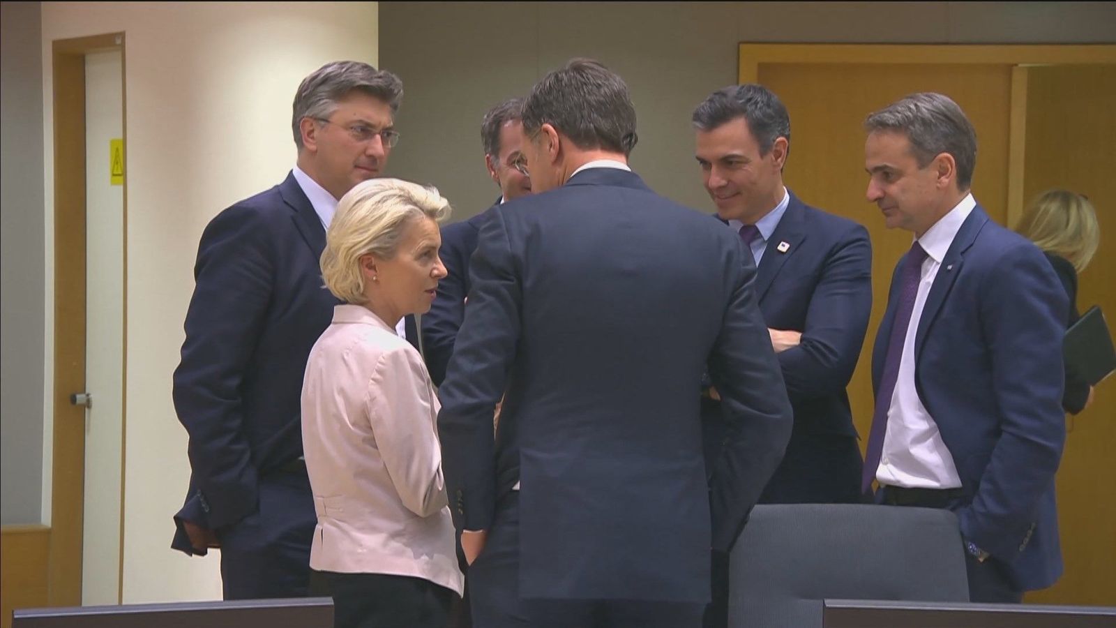 Sánchez busca el aval de Alemania para salvar su propuesta energética