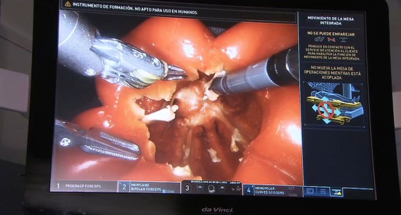 Operar con el robot Da Vinci en la Semana de la Ciencia
