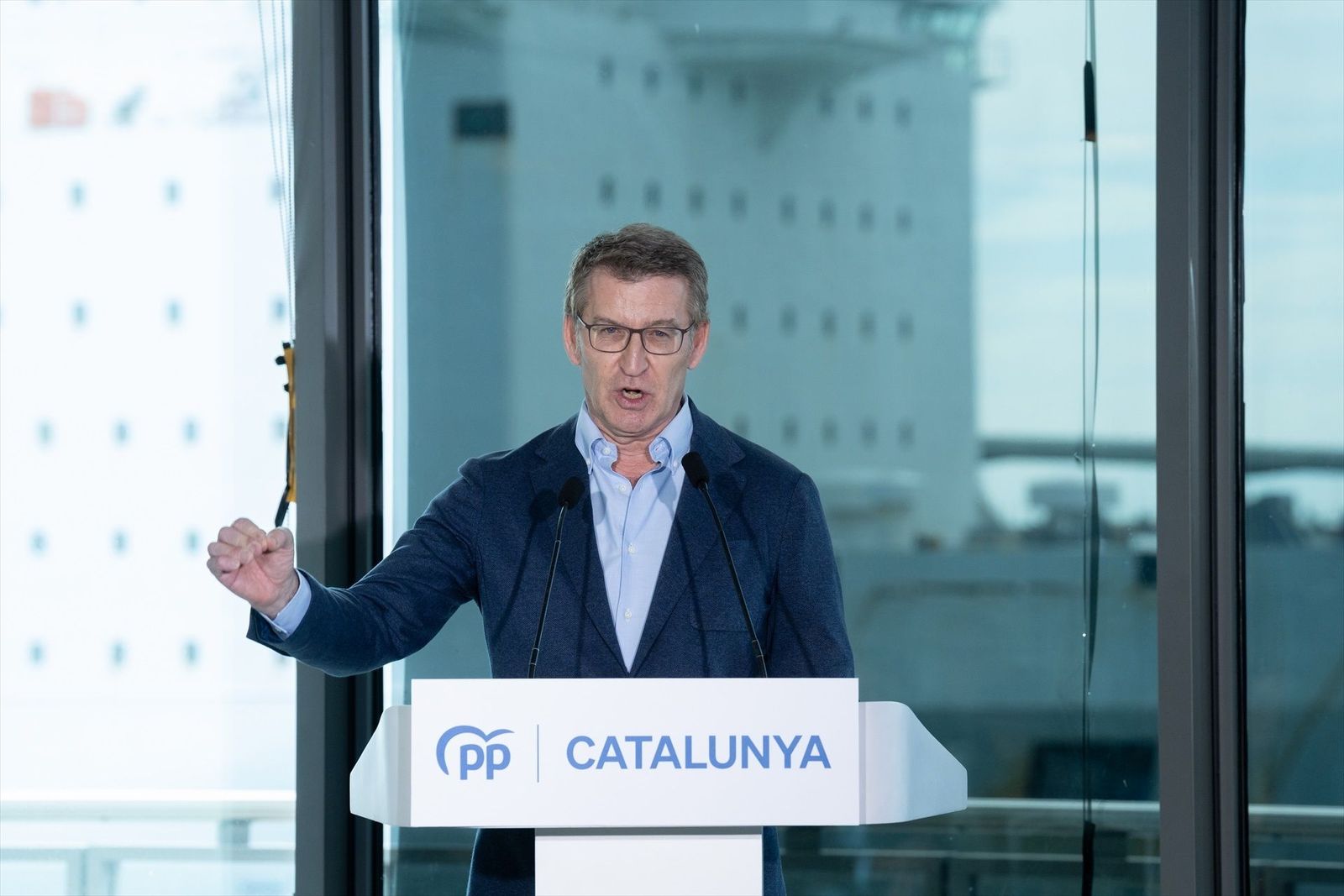 Feijóo avisa que la legislatura de Sánchez terminará si el independentismo no gobierna en Cataluña