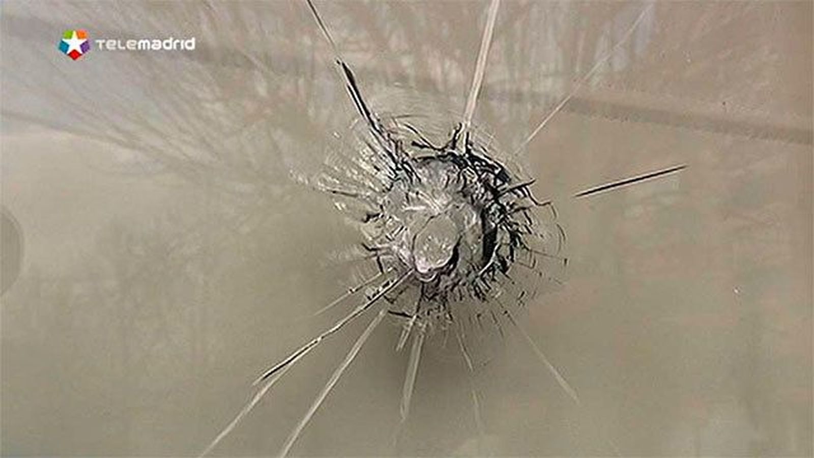 Atacada con balines la sede de IU en San Fernando de Henares