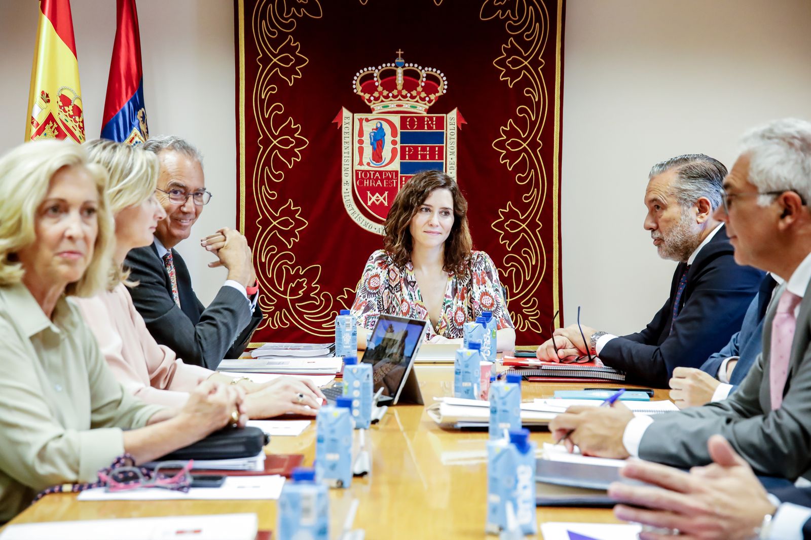 La presidenta de la Comunidad de Madrid, Isabel Díaz Ayuso, preside la reunión de un consejo de Gobierno celebrado en Móstoles