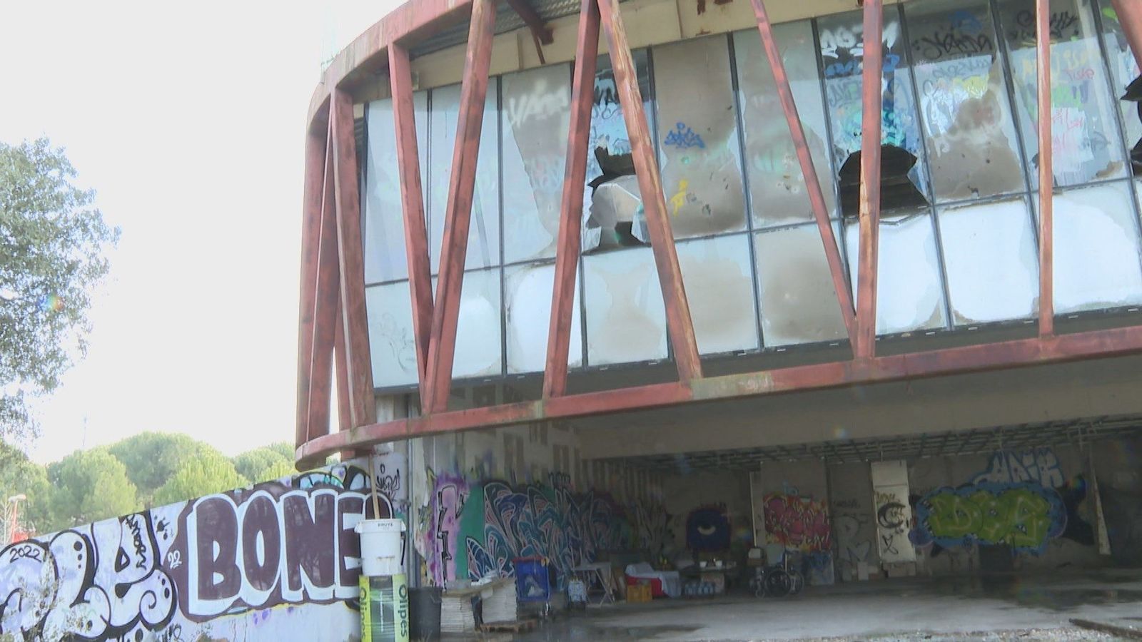 El declive de la London School de Majadahonda: de universidad a refugio para sintecho