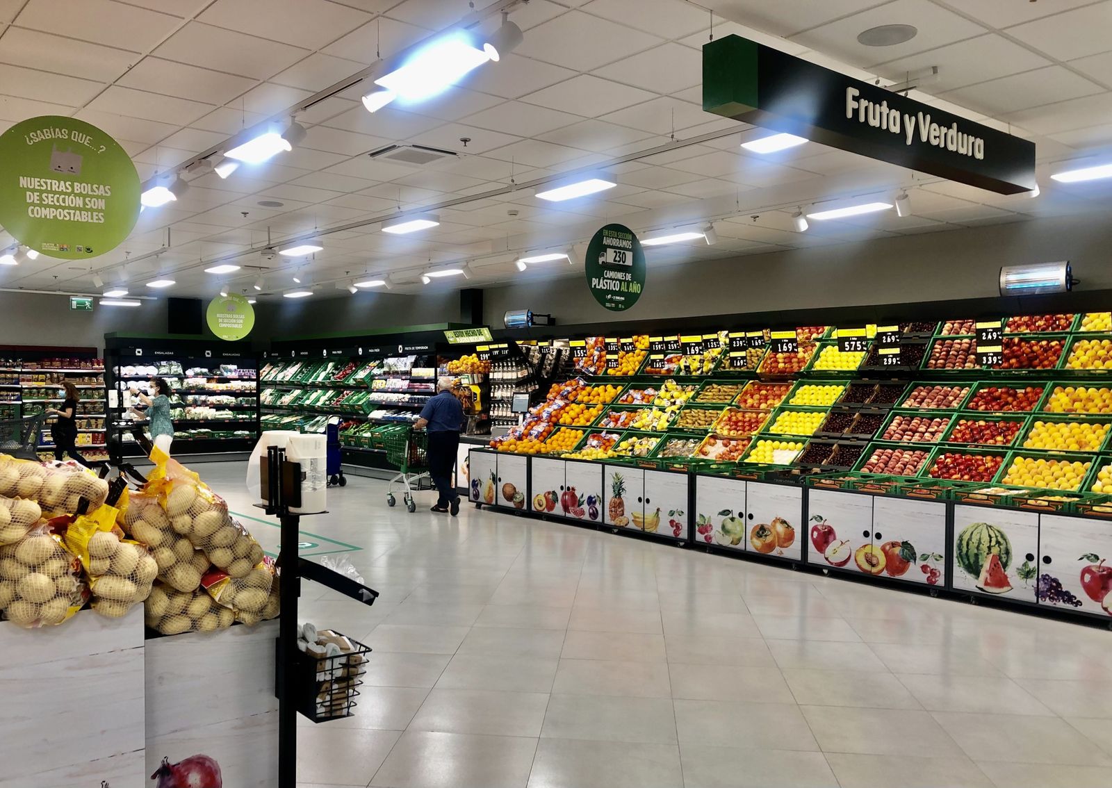 Interior de un supermercado de Mercadona