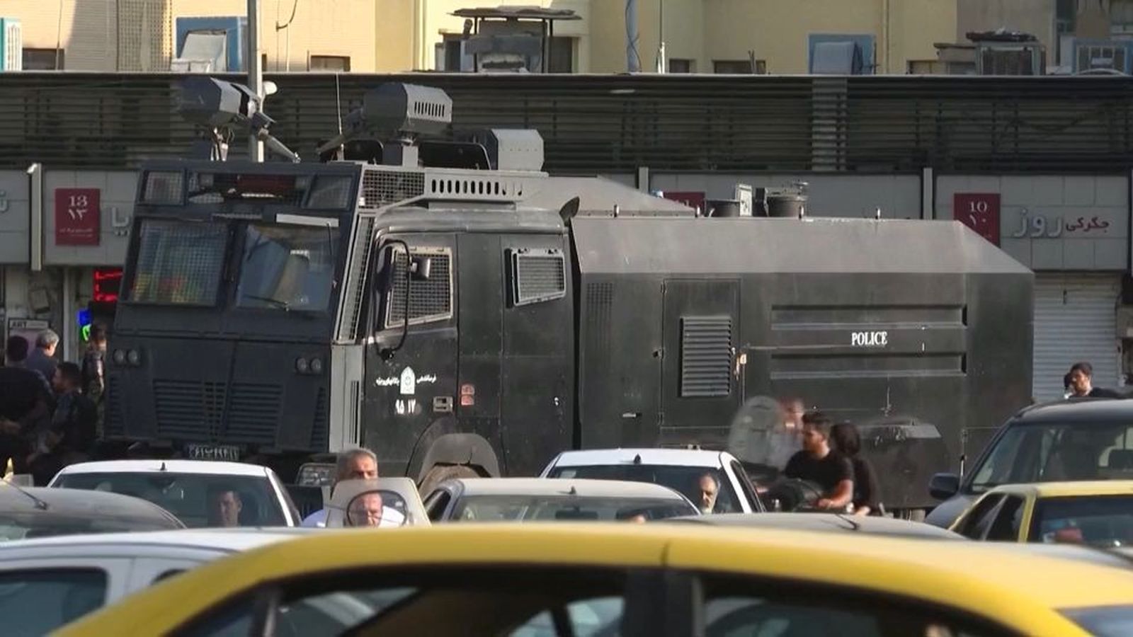 Irán blinda las universidades ante las protestas que dejan ya más de 130 muertos