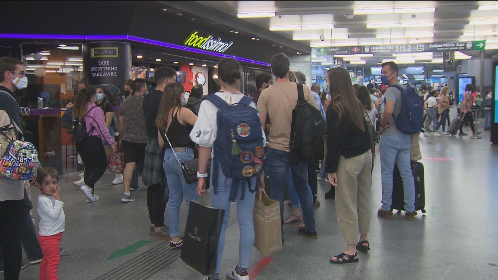 Atocha vuelve a la “normalidad” con los trenes llenos de regreso de la escapada
