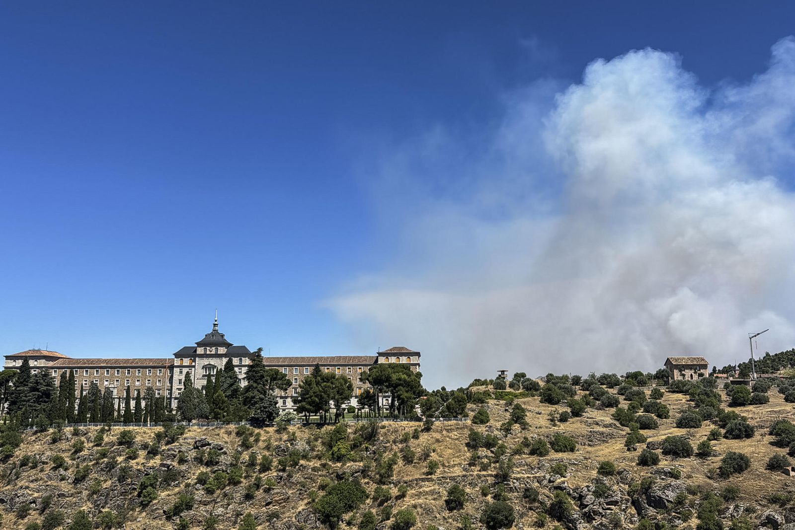Incendio en terrenos de la Academia de Infantería de Toledo