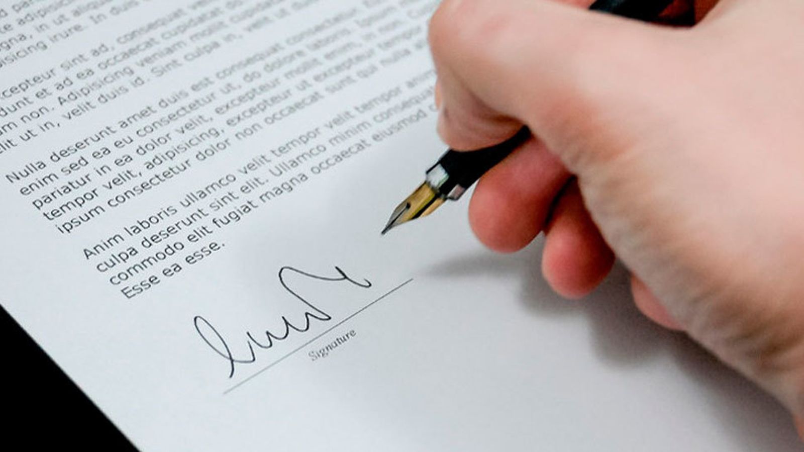 Madrid actualiza la legalización de documentos firmados electrónicamente