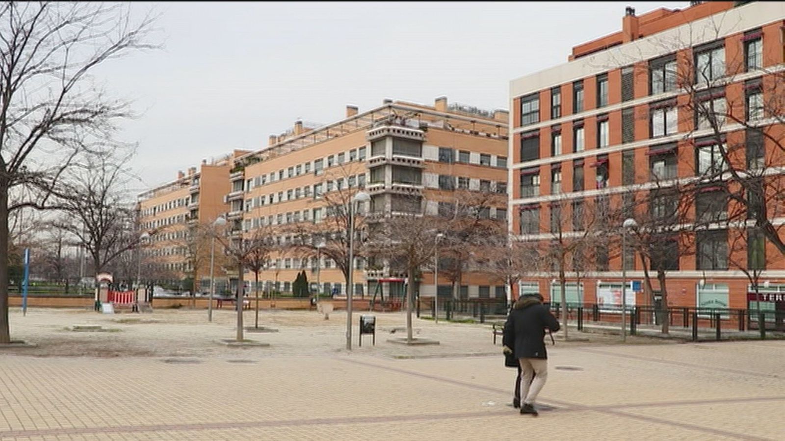Vecinos de Pacífico protestan por la eliminación de un parque para construir oficinas de Sanidad y Policía