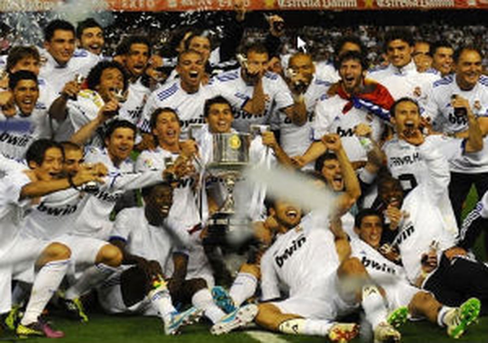 El Madrid al completo con su Copa del Rey