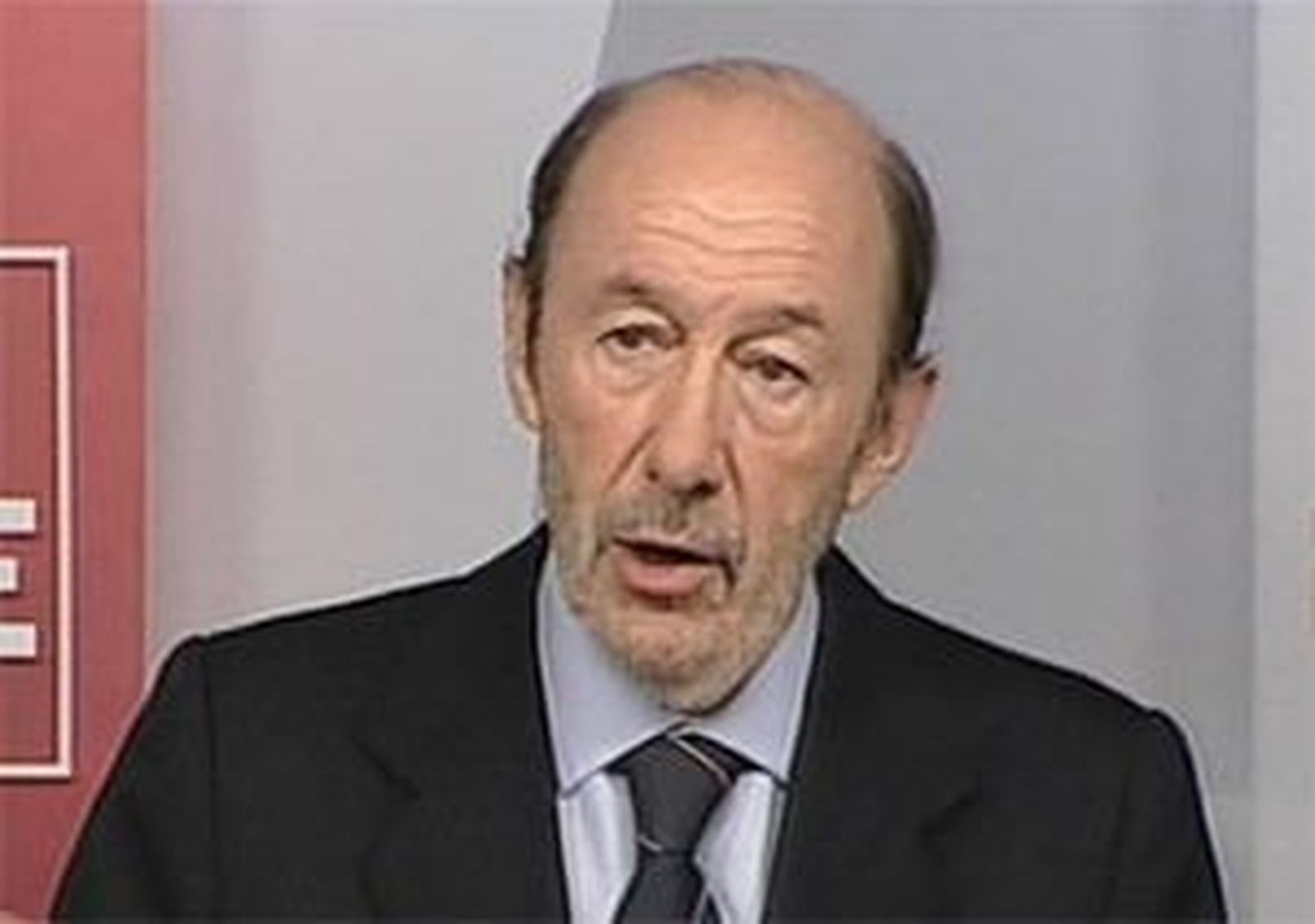 Rubalcaba anuncia la ruptura de relaciones con  el PP