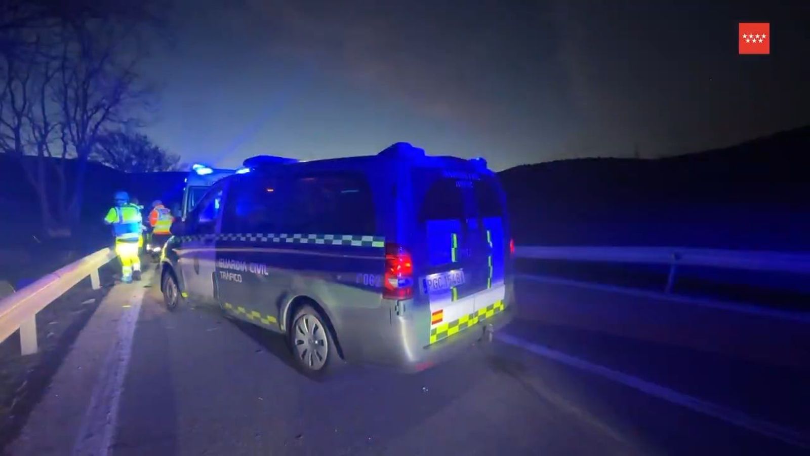 Muere una mujer y dos hombres resultan heridos al estrellarse un coche contra un árbol en Loeches
