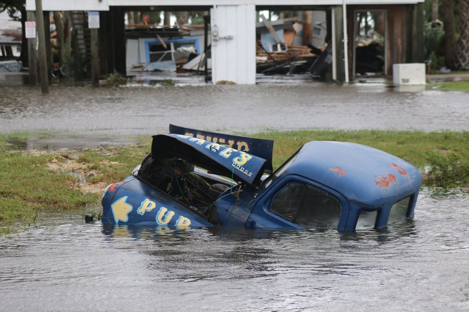 Las imágenes de la estela de destrucción que ha dejado el huracán Idalia en Florida