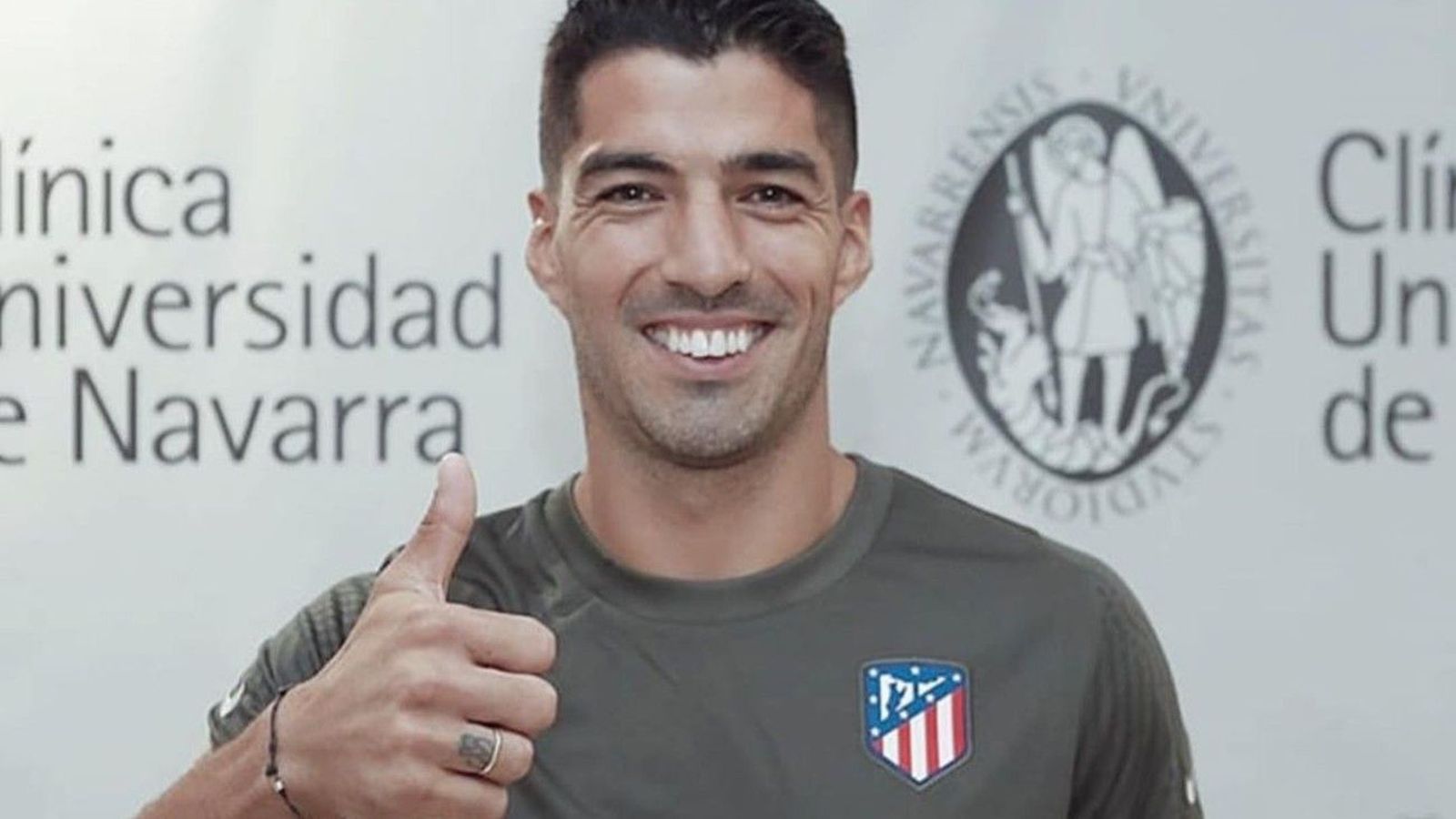 Luis Suárez ya viste la camiseta del Atleti