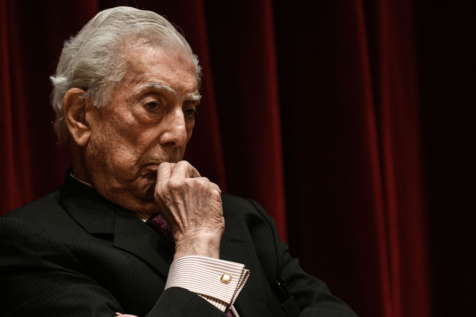 Almeida anuncia que Madrid dará un espacio de recuerdo a Vargas Llosa
