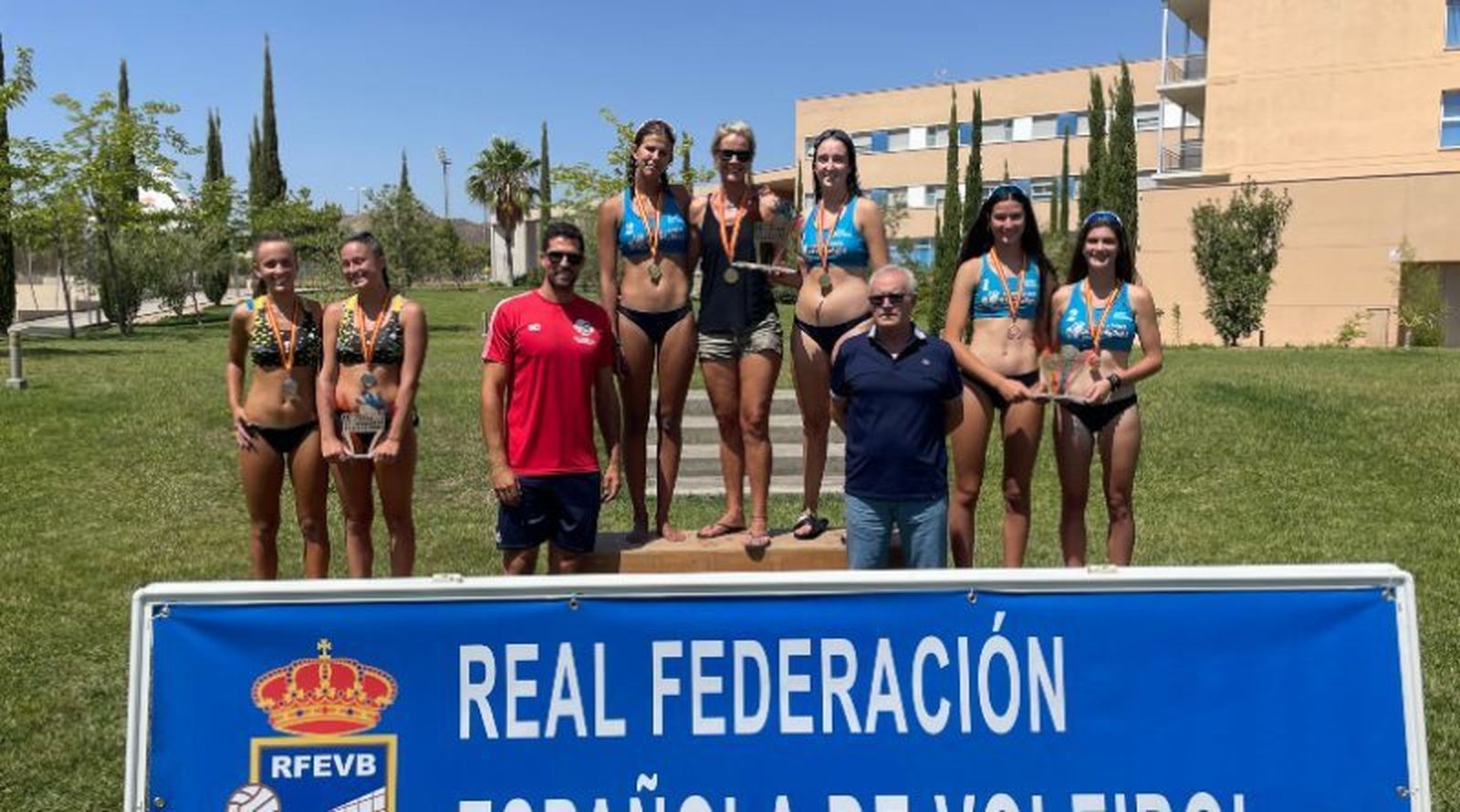Podio del Campeonato de España Sub'19 femenino de vóley playa