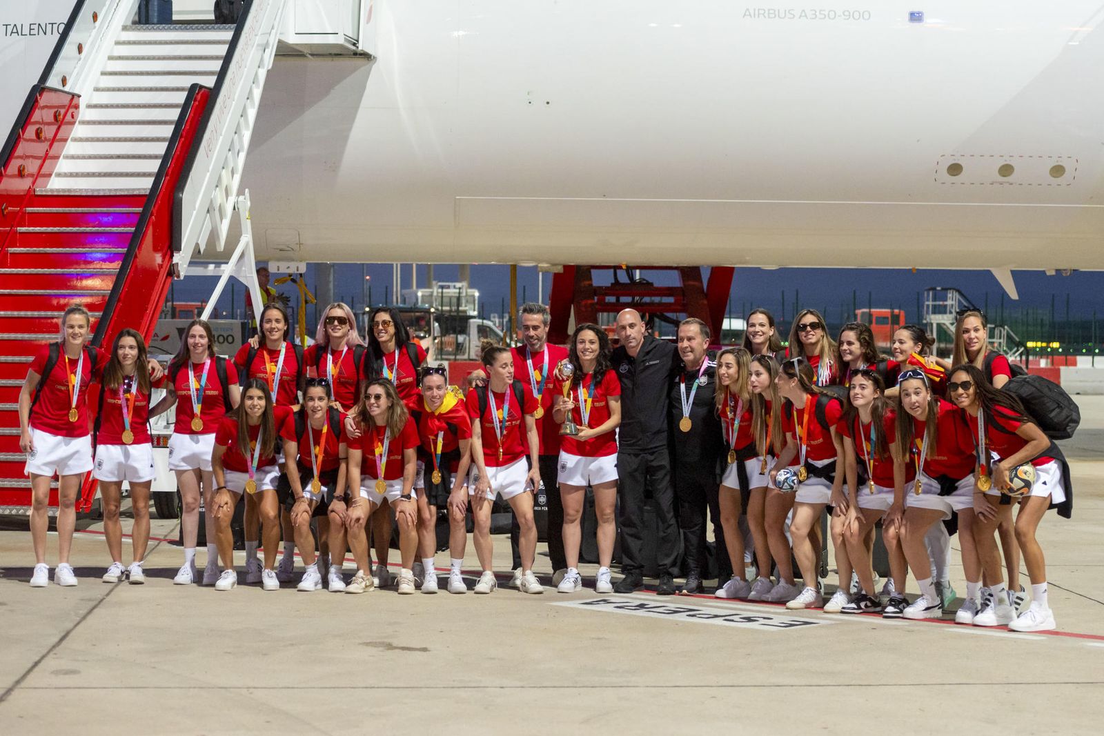 La Selección española femenina con Luis Rubiales