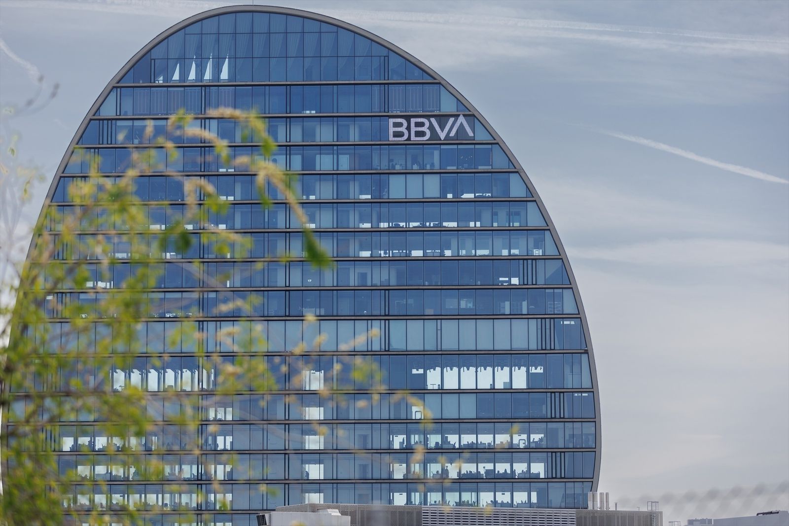 BBVA lanza OPA al Sabadell