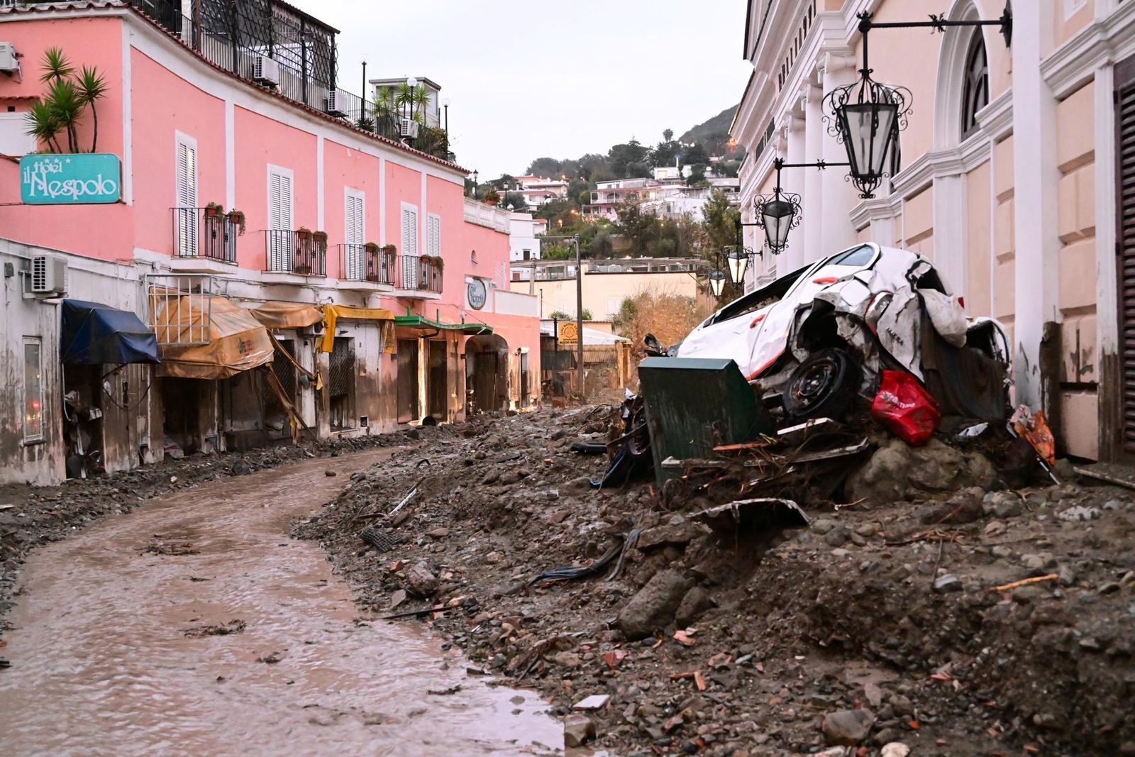 Zona afectada por el deslizamiento de tierras en Ischia, Italia