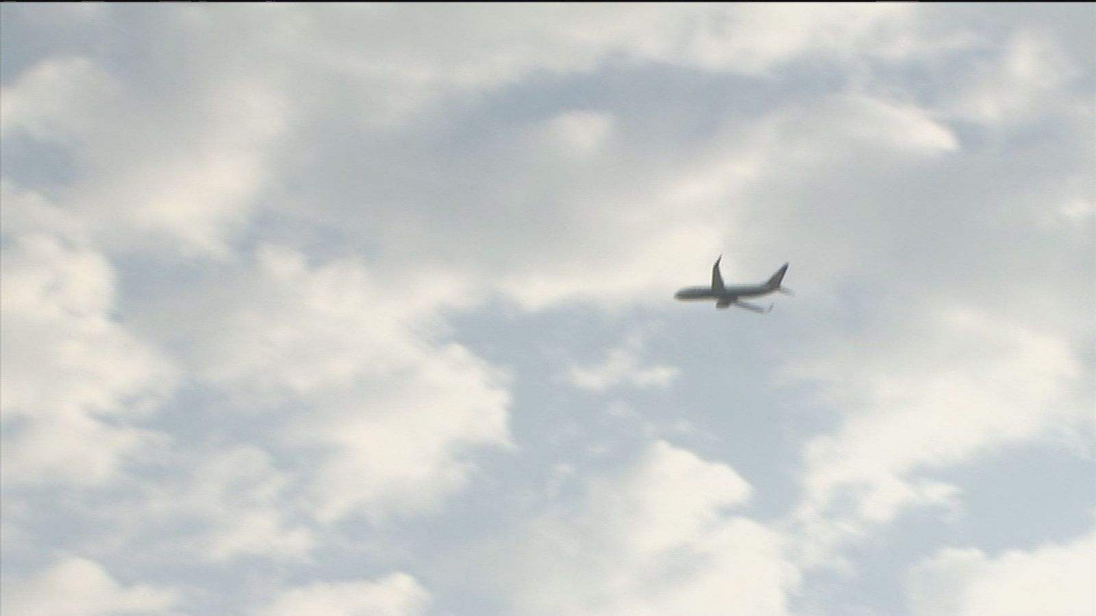 Quejas por el ruido de los aviones en Velilla de San Antonio