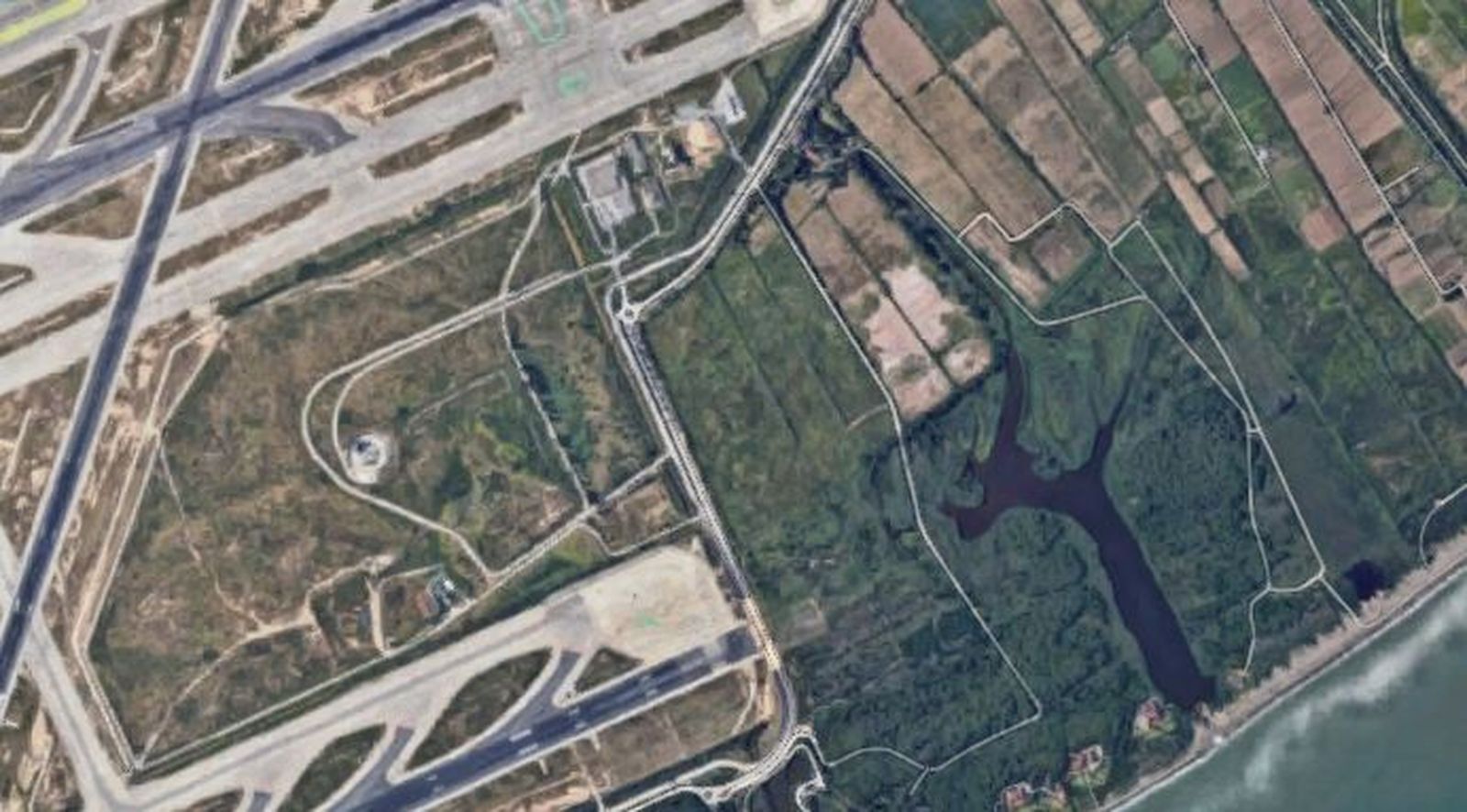 La ampliación del aeropuerto de El Prat aplazada, al menos, hasta 2026