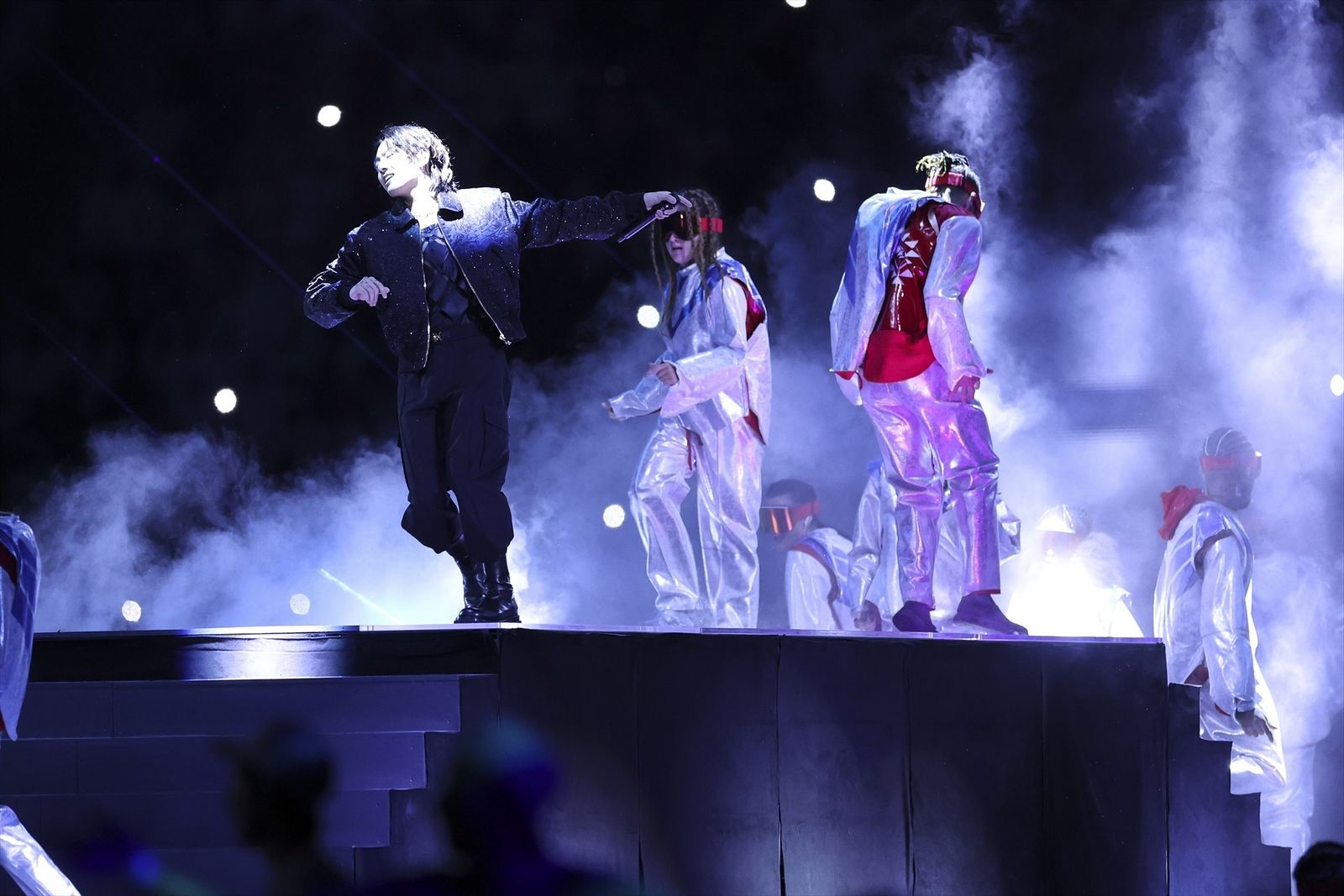 BTS  durante la ceremonia de apertura antes de la Copa Mundial de la FIFA 2022