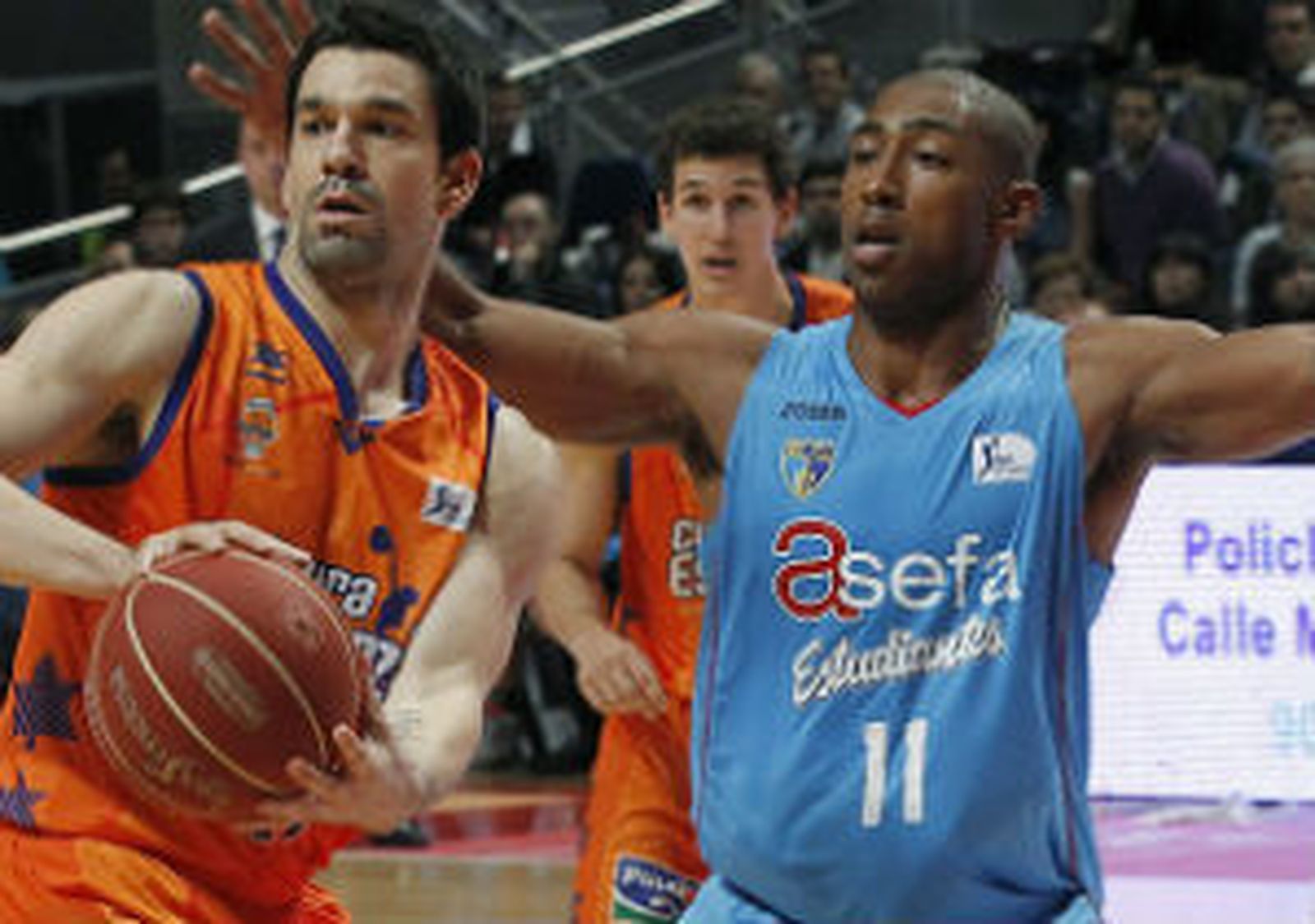 Estudiantes ante el Valencia Basket