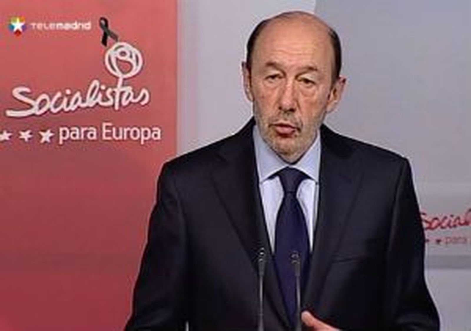 Partidos y políticos ensalzan la figura de Suárez