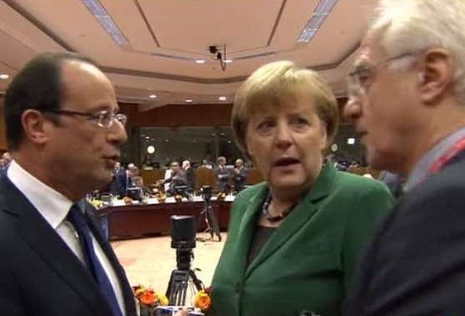 Merkel afirma que "no habrá recapitalización  directa retroactiva" para los bancos españoles