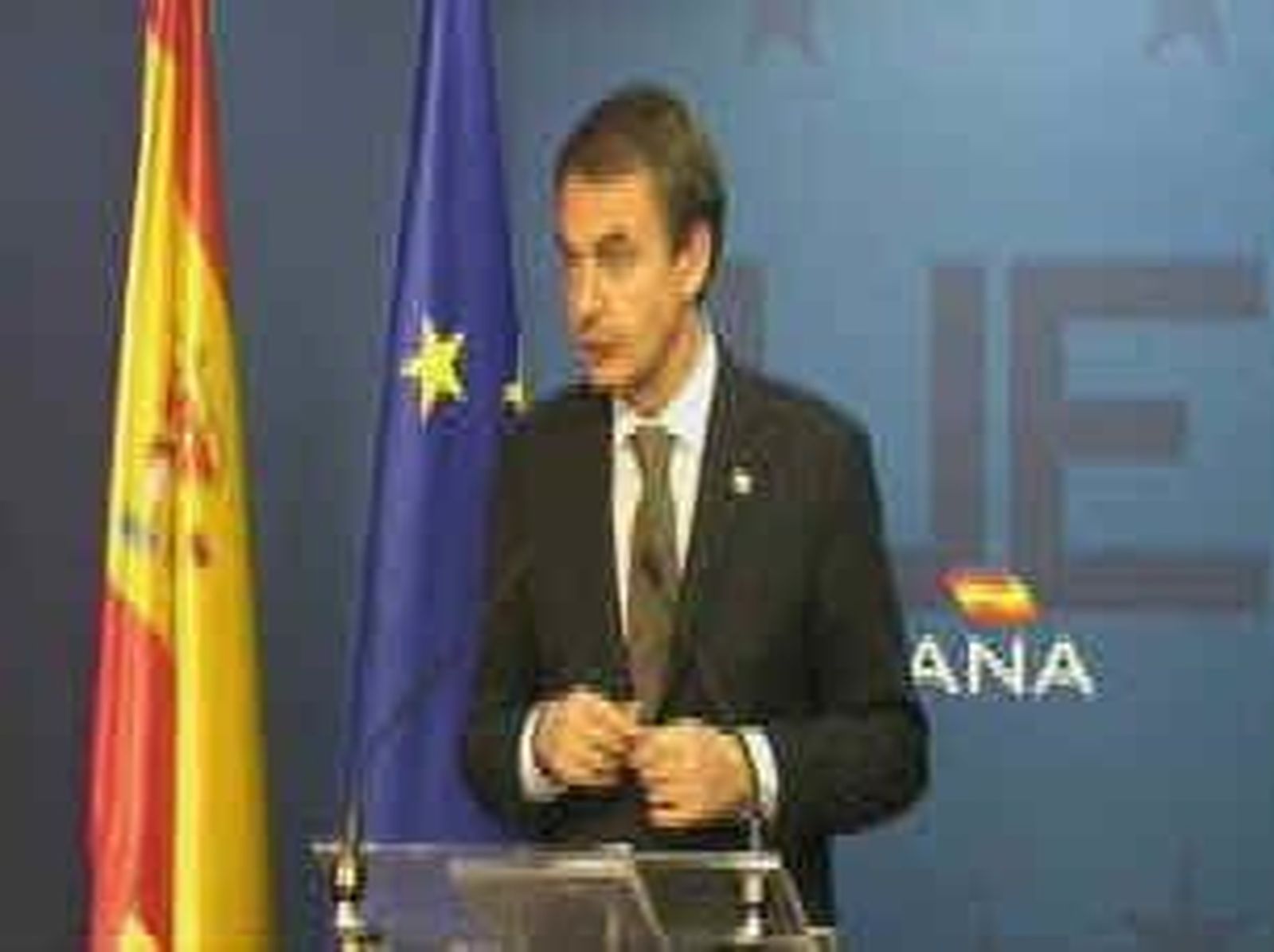 Zapatero anuncia nuevas reformas para cumplir con el Pacto de Competitividad