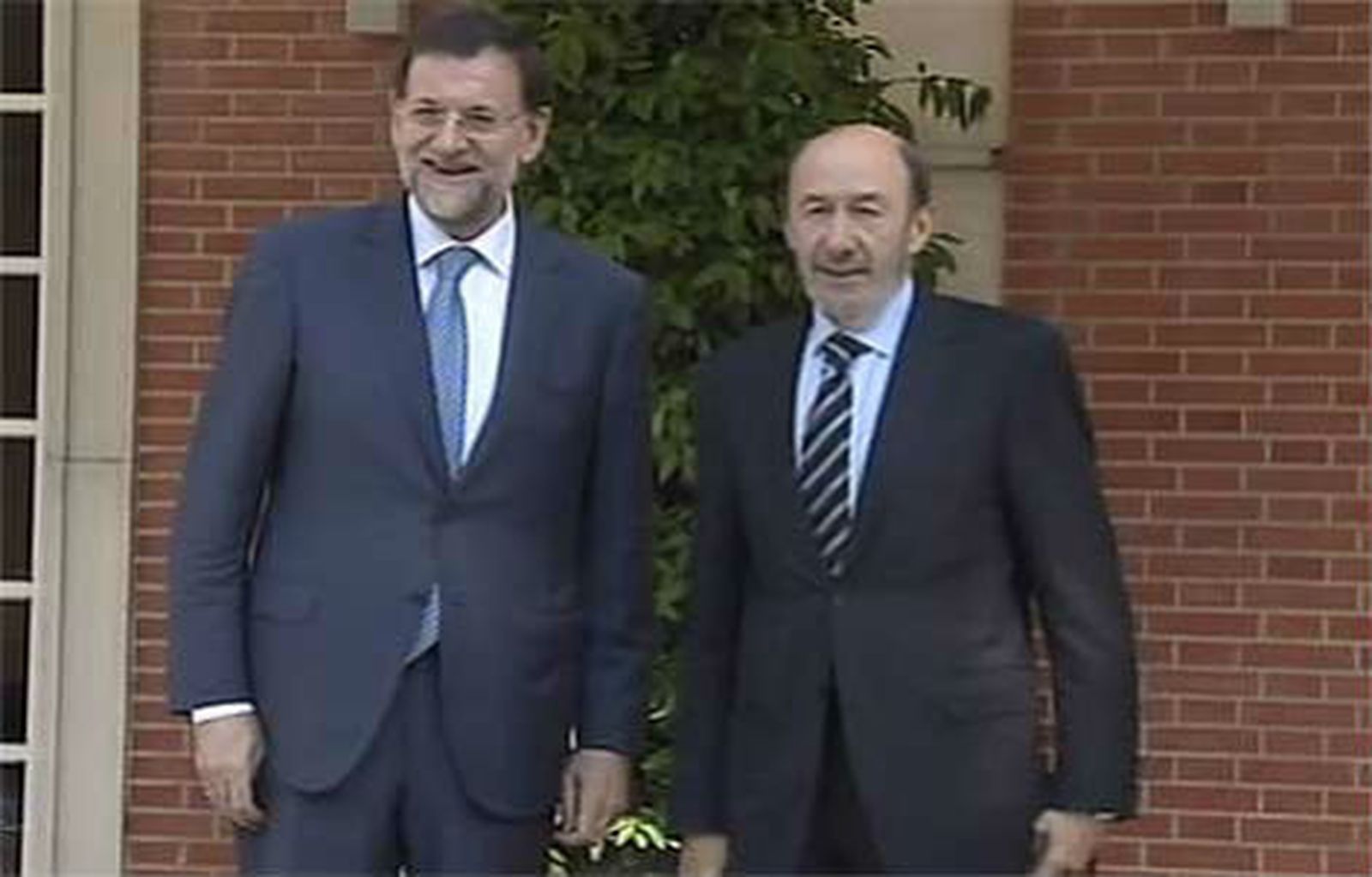 Rajoy y Rubalcaba se reúnen este jueves en Moncloa para hablar del pacto europeo