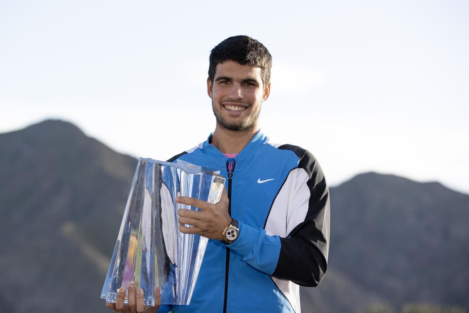 Alcaraz gana en Indian Wells