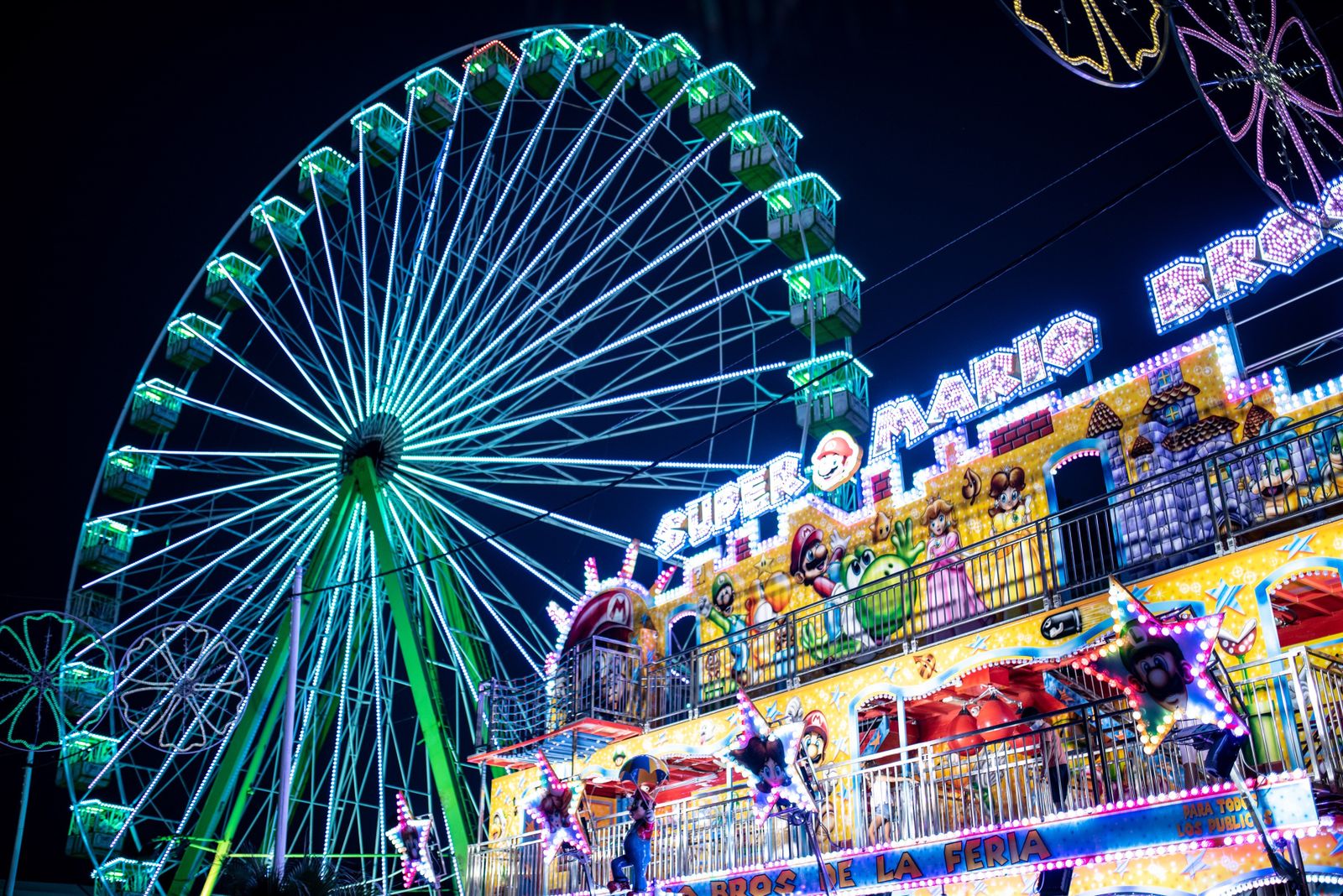 Atracciones en un recinto ferial