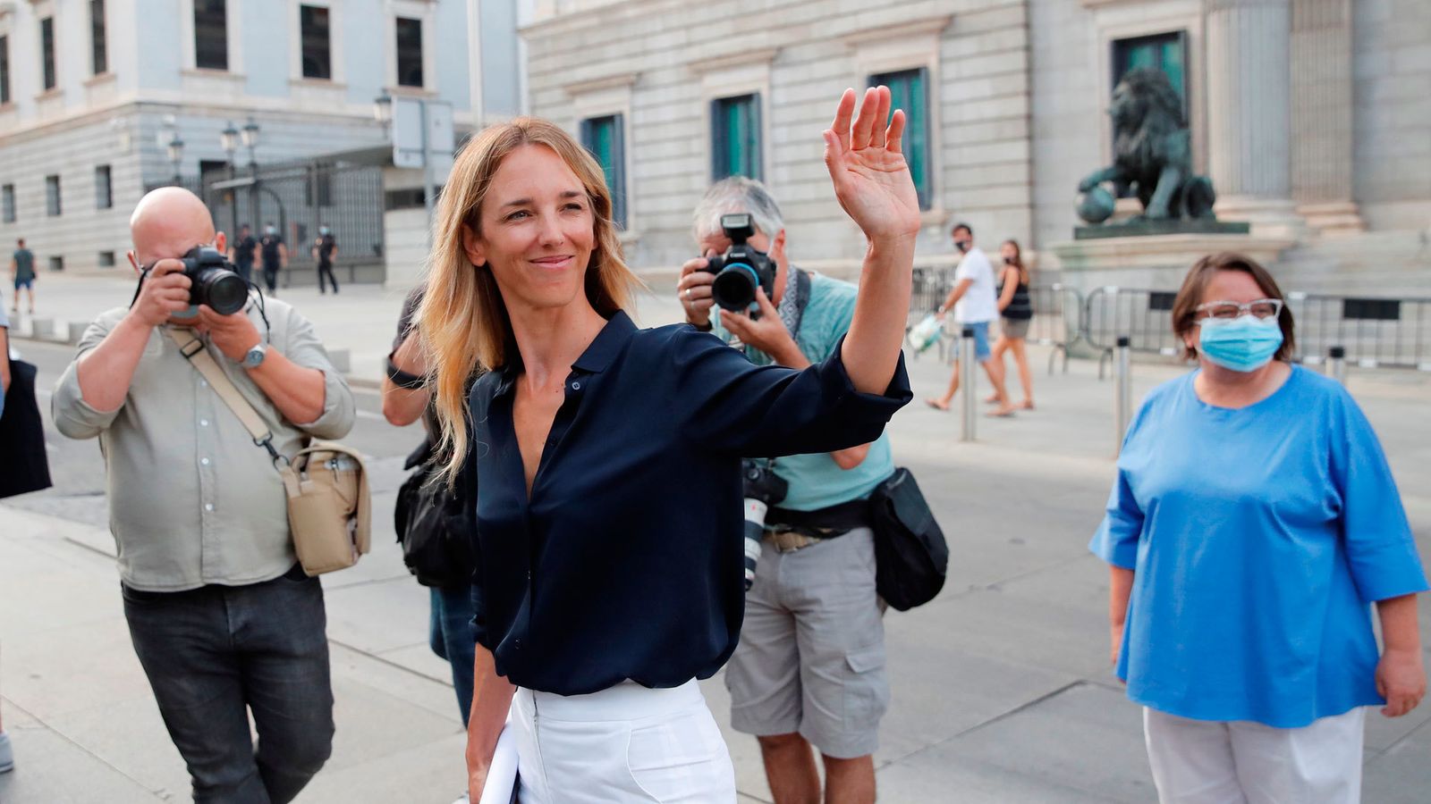 Cayetana Álvarez de Toledo atiende a la prensa tras su destitución como portavoz del PP en el Congreso