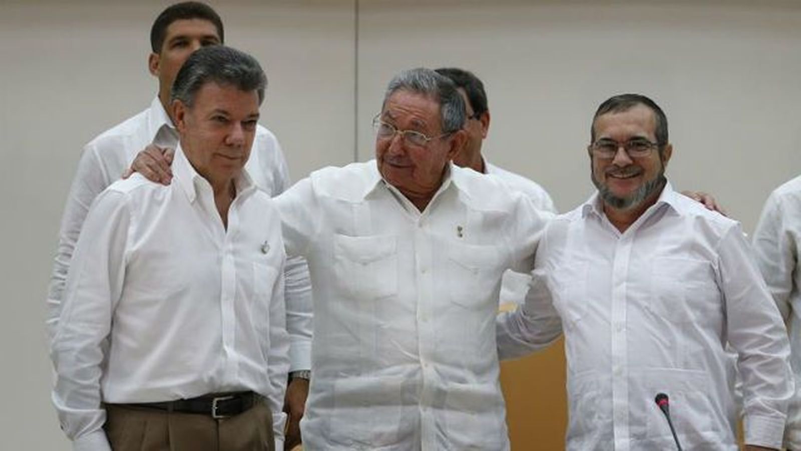 Santos y Timochenko acuerdan la cuenta atrás para firmar la paz de Colombia