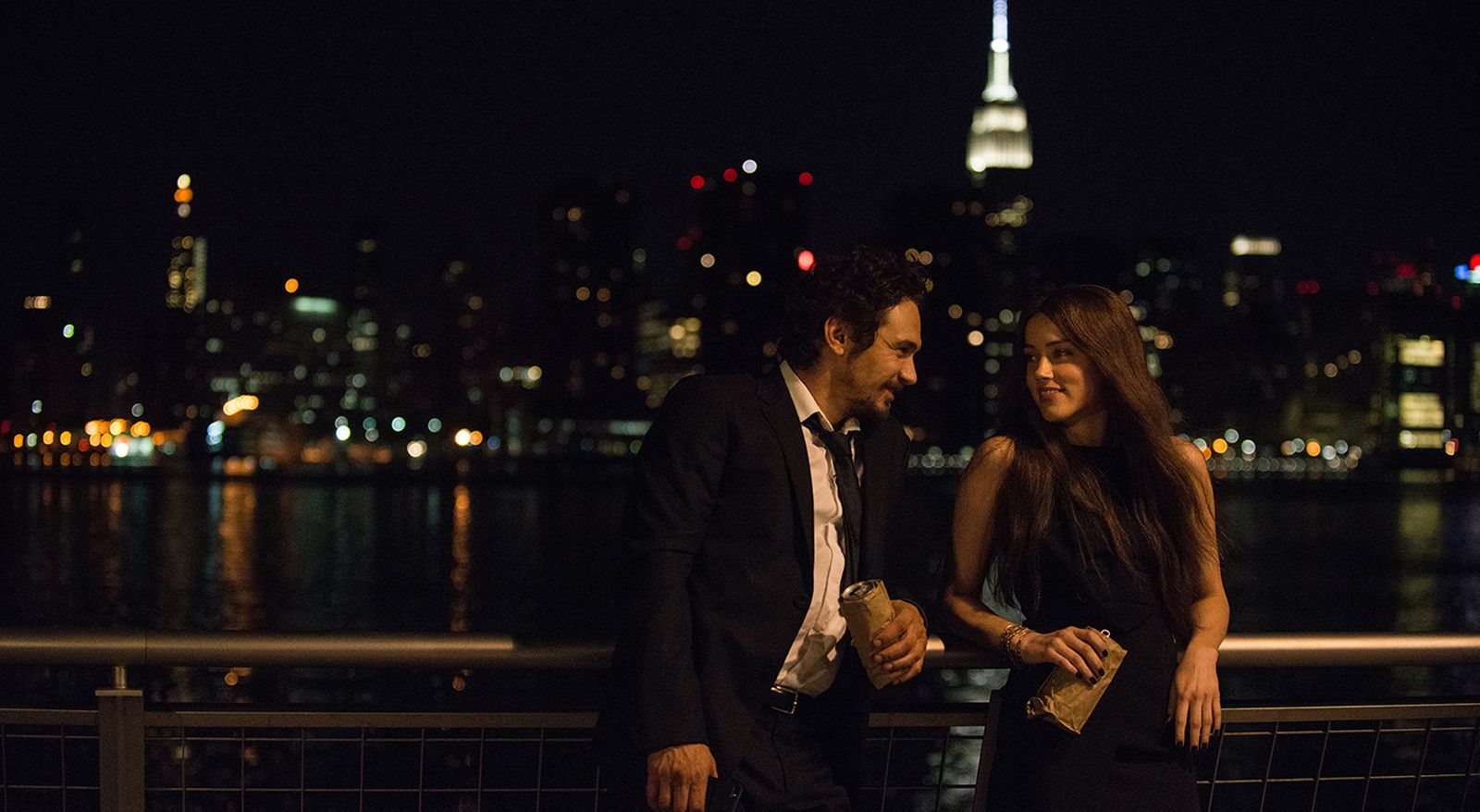 Escena de la película 'Retales de una vida' (The adderal diaries) con James Franco y Amber Heard