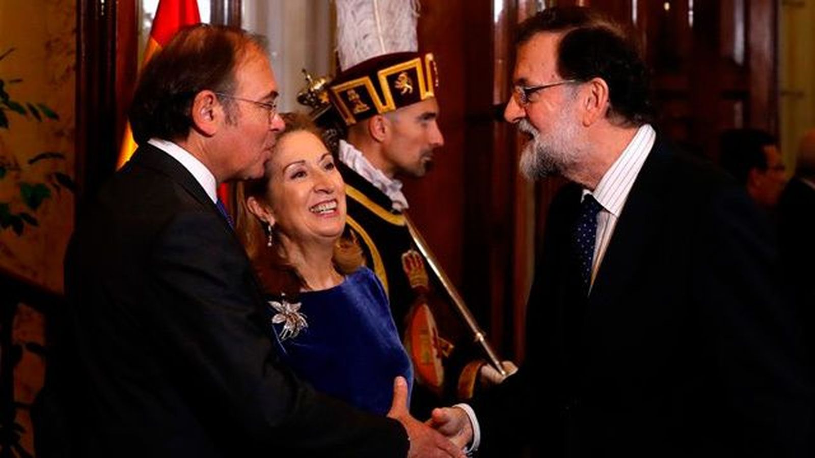 Rajoy insiste en que está "plenamente dispuesto" a hablar de la reforma de la Constitución