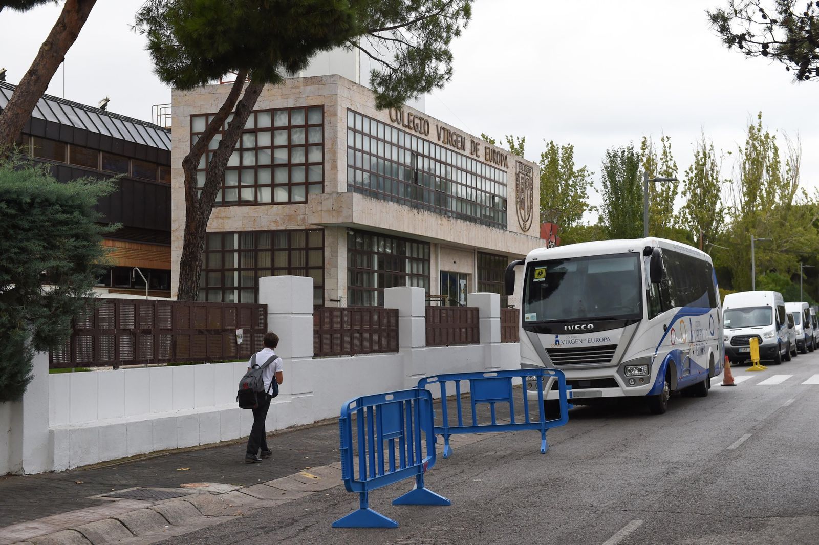 Dimite el presidente de la patronal de colegios privados, hermano del profesor investigado en Boadilla