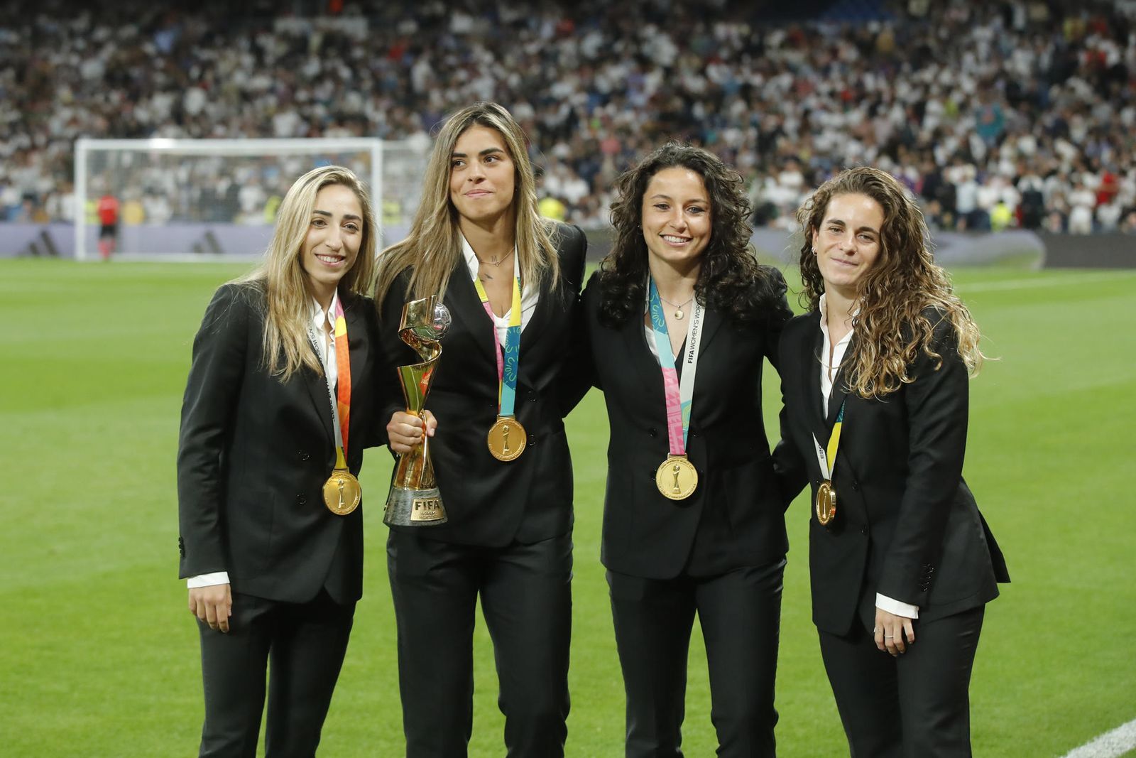 El Real Madrid homenajea a sus campeonas del mundo
