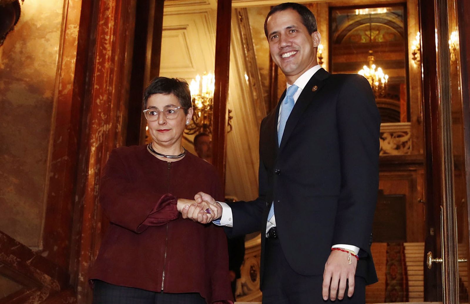 La ministra de Asuntos Exteriores se reúne con Juan Guaidó en Madrid