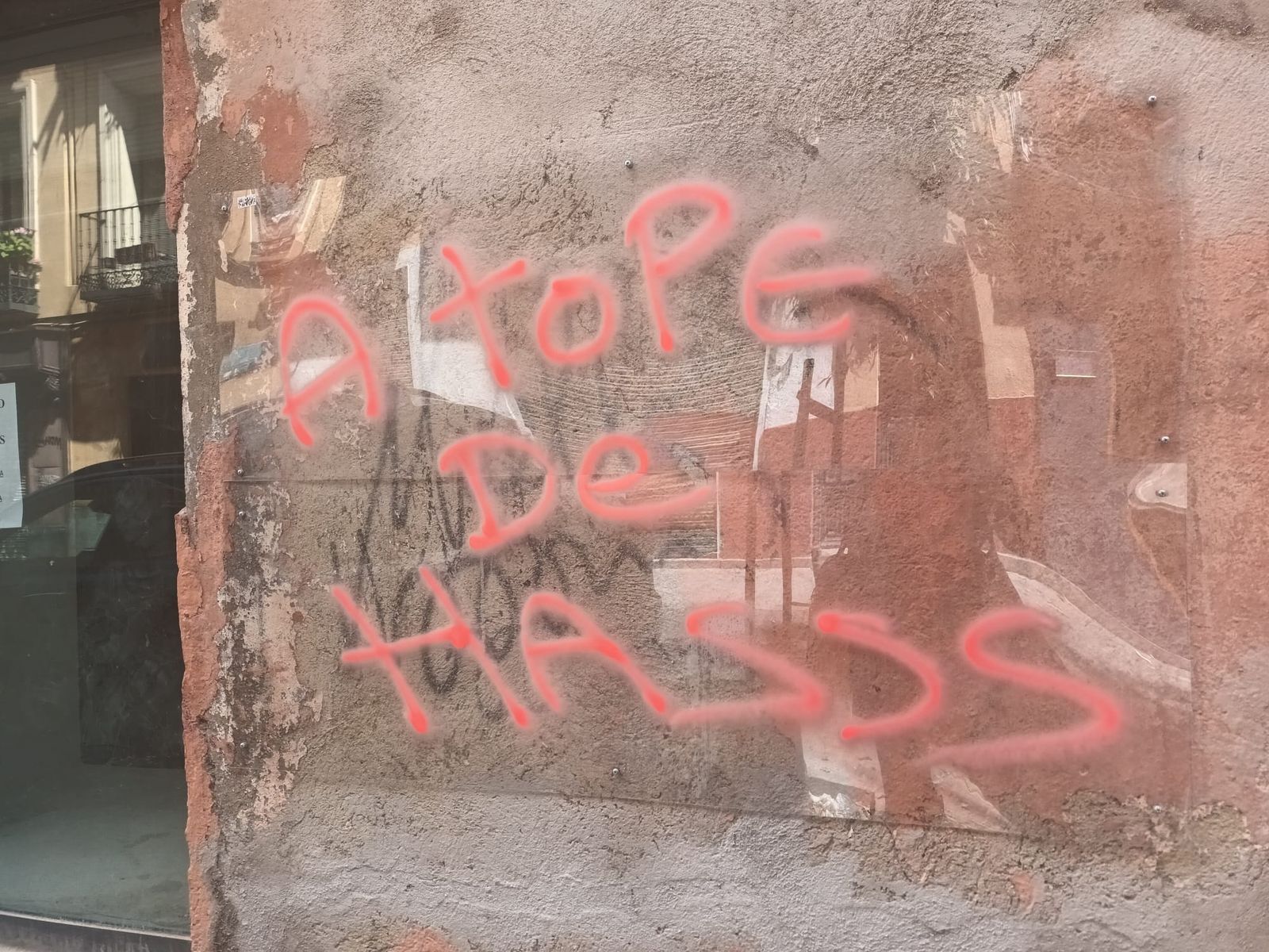 Vandalizan la firma de Muelle hallada en la calle de Toledo