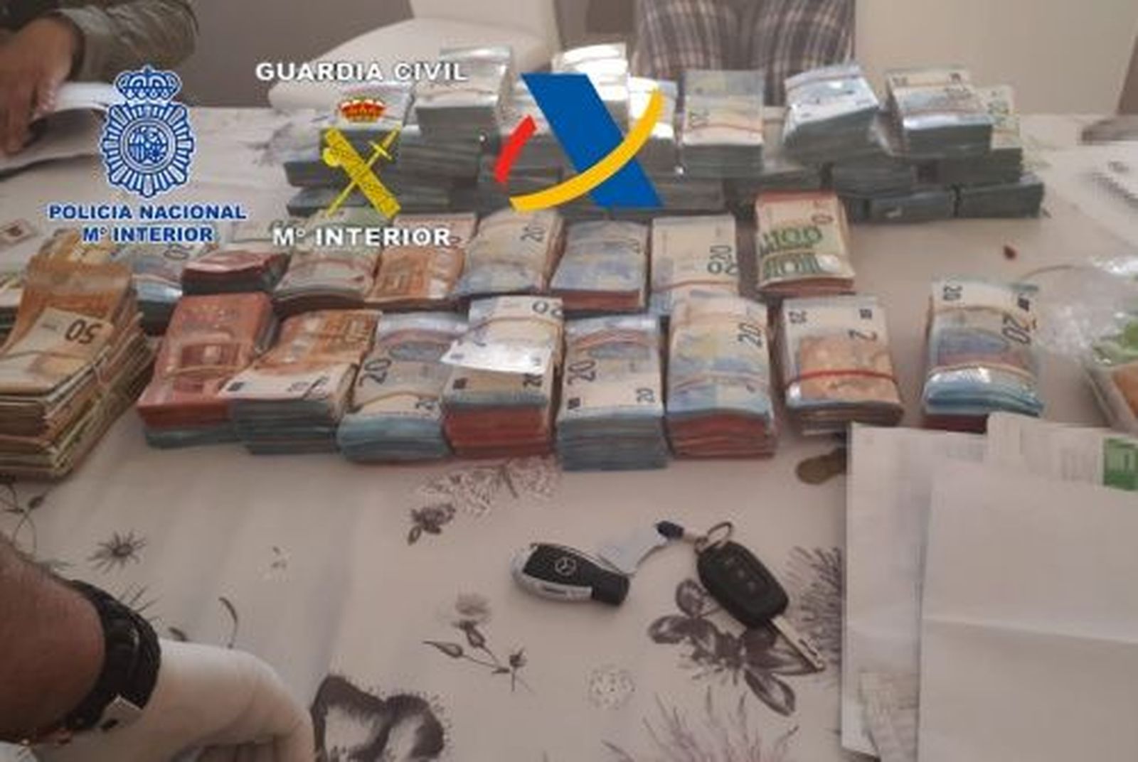 Cae una red de narcotráfico con 23 detenidos y 16.000 kilos de hachís